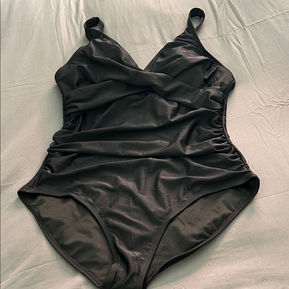 Elegant Black Swimsuit - Picture 1 of 3